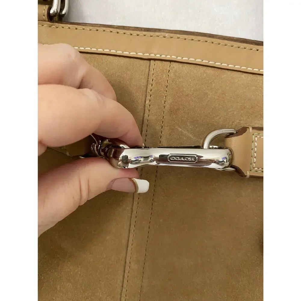 Coach like new leather tote with pochette tan - Picture 4 of 10